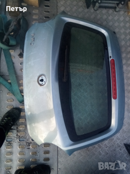 Заден капак алфа Ромео мито, снимка 1