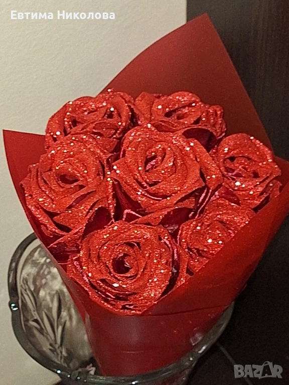 Букет от червени брокатени рози, снимка 1