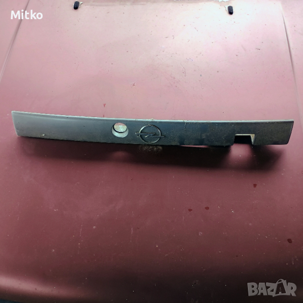 Дръжка - Лайстна Заден Капак за Опел Астра Ф Комби 1994г / Opel Astra F Combi 1994y, снимка 1