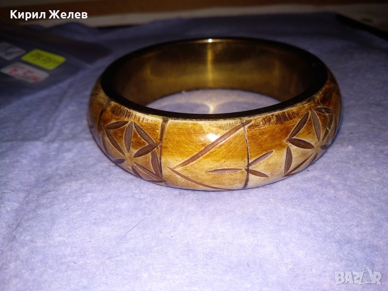 СТАРА БРОНЗОВА ТИБЕТСКА ЕТНОГРАФСКА РЪЧНО ОРНАМЕНТИРАНА РЕТРО ГРИВНА с КАМИЛСКА КОСТ 73781, снимка 1