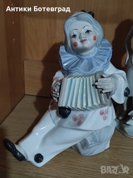 Красива испанска порцеланова фигура , снимка 1