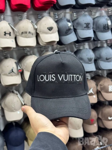 шапки с козирка burberry emporio armani louis vuitton , снимка 5 - Шапки - 50595347