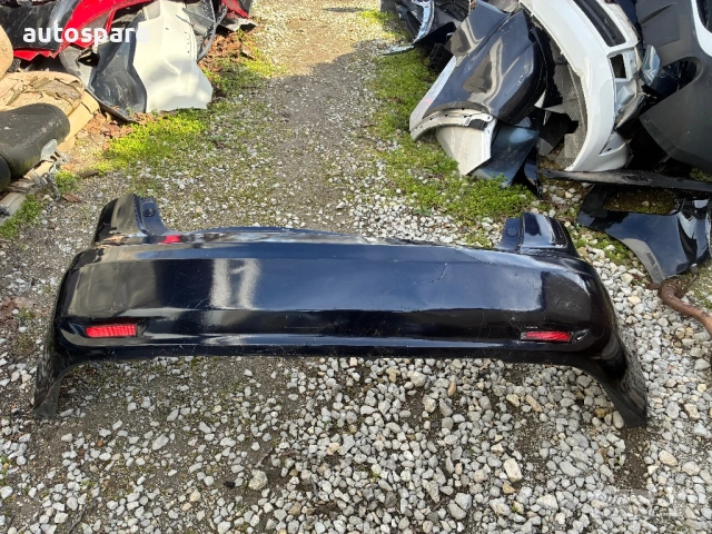 Задна броня за Toyota Avensis. III. T27 седан. Тойота Авенсис. Sedan.  С забележки. 
