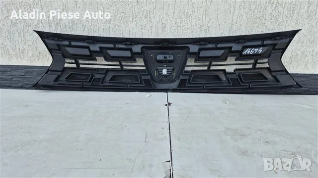 Решетка за Dacia Duster година 2021 код 623102515R , снимка 4 - Аксесоари и консумативи - 56068639
