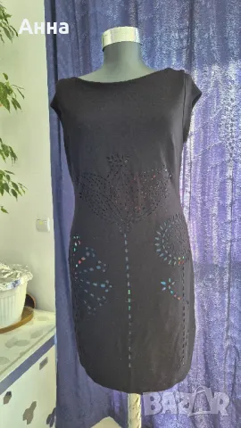 черна рокля desigual M размер