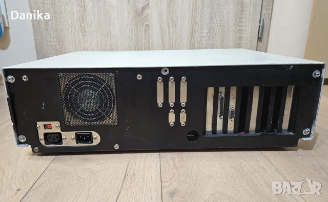 Рядък работещ ретро компютър INCO с първия 386 процесор на Intel 386-16 ΣΣ, снимка 4 - Работни компютри - 53634747