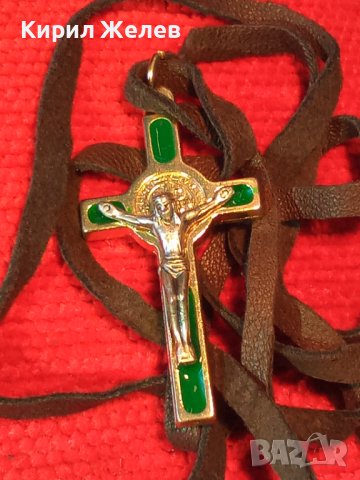 СТИЛНО КАТОЛИЧЕСКО ПОЗЛАТЕНО РАЗПЯТИЕ КРЪСТ с ЕМАЙЛ ЛАК и ШНУРЧЕ от ВЕЛУР 21540