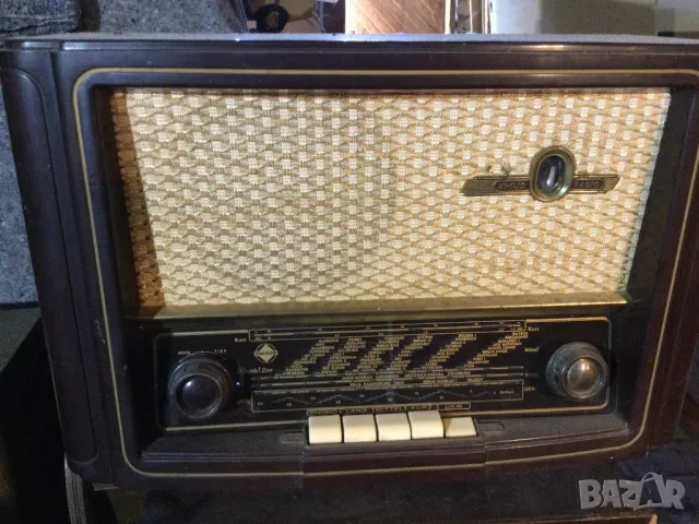 Стари радио апарати, снимка 16 - Антикварни и старинни предмети - 49729227