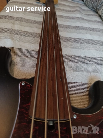 Фретлес къстъм бас китара, снимка 2 - Китари - 52718445