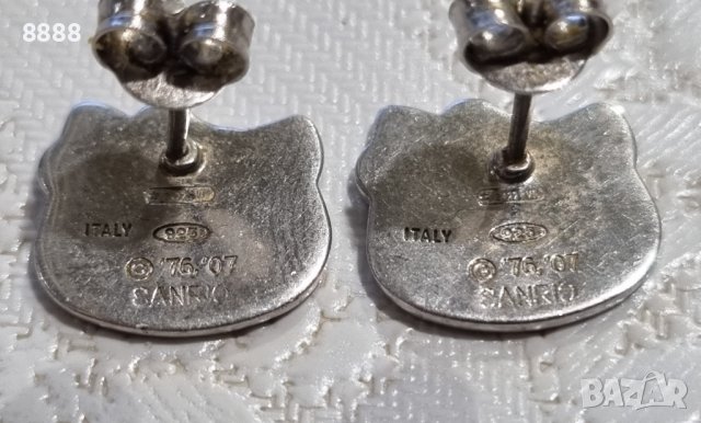 Автентични сребърни обеци Hello Kitty с емайлирани лица, снимка 5 - Обеци - 44230716