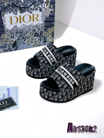 чехли christian dior valentino garavani , снимка 2 - Чехли - 51312515
