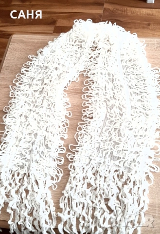 Два УНИСЕКС шала с дълги , снимка 3 - Шалове - 53212424