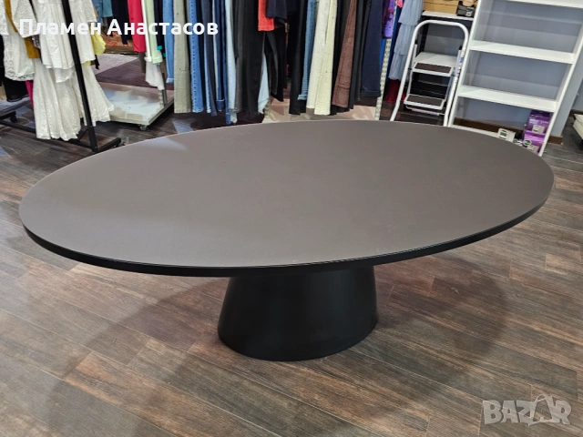 Дизайнерска елипсовидна маса – черна, с черно матирано стъкло, снимка 2 - Маси - 53722940