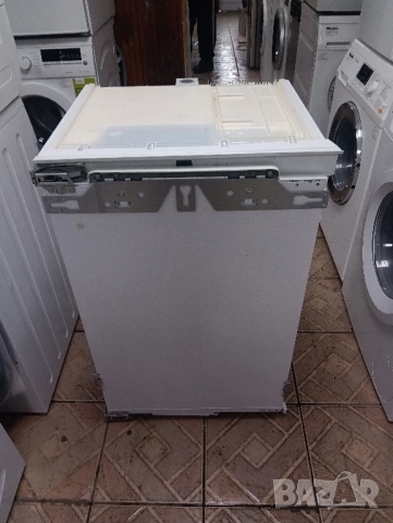 Като нов малък хладилник за вграждане Liebherr Made in Germany 2 години Гаранция!