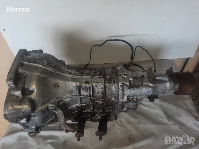 Ръчна скоростна кутия от Мицубиши L400  DELICA от 90 те години, снимка 2 - Части - 50980369