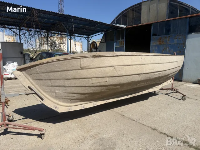 Продавам матрица за лодка с размери 4.60м х 1.75м, снимка 3 - Екипировка - 56099131
