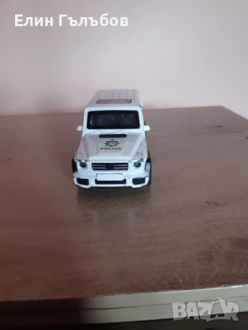 Количка Мерцедес G-класа, Джип полиция колекционерска мащаб1:42, снимка 3 - Колекции - 53234000