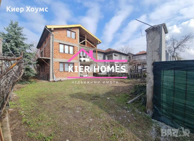 Продавам триетажна къща в Гълъбово, снимка 2 - Къщи - 51326495