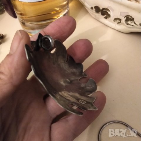 Стара масивна ръчно кована сребърна голяма висулка , снимка 4 - Колиета, медальони, синджири - 38830685