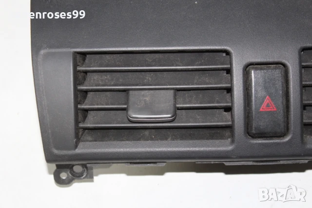 Духалка централна с аварийни Мазда 3 2008 2.3i 158hp Mazda 3 седан , снимка 2 - Части - 51255558