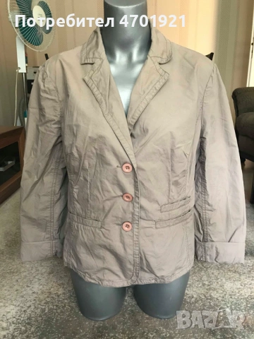 Бежово пролетно яке