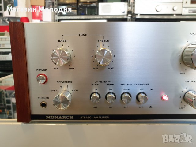Усилвател Monarch 808 В отлично техническо и визуално състояние., снимка 3 - Ресийвъри, усилватели, смесителни пултове - 41165658