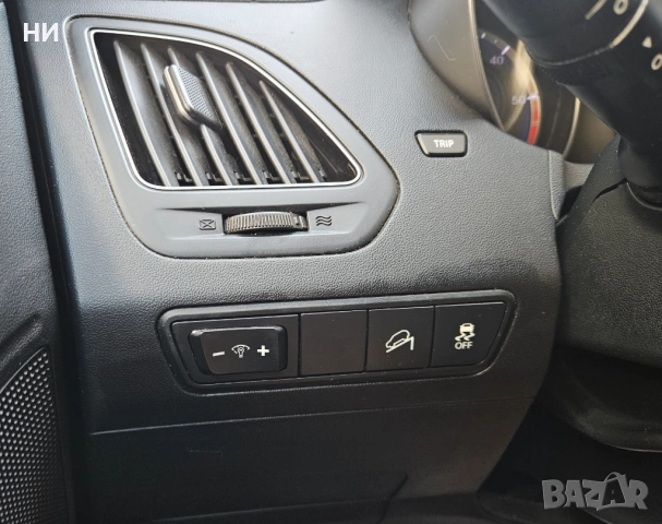Hyundai IX35 1.7 CRDi, снимка 11 - Автомобили и джипове - 53871346