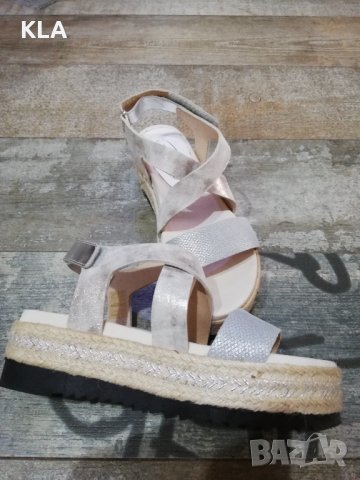 Нови обувки 