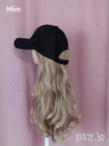 60 см Перука леко къдрева, руса с черна шапка в , снимка 4 - Аксесоари за коса - 52821303