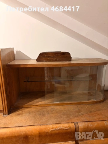 Бюфет , снимка 3 - Антикварни и старинни предмети - 53510870