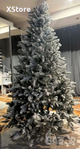 Изкуствена елха K r i n g Melbourne, Цялата заснежена с метална стойка.