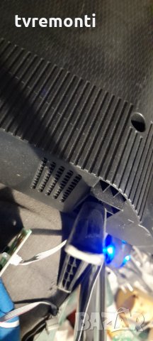 Стойкa за телевизор Thomson модел 32FD5526, снимка 2 - Стойки, 3D очила, аксесоари - 34285944