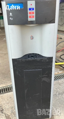 Диспенсър пречиствател за вода