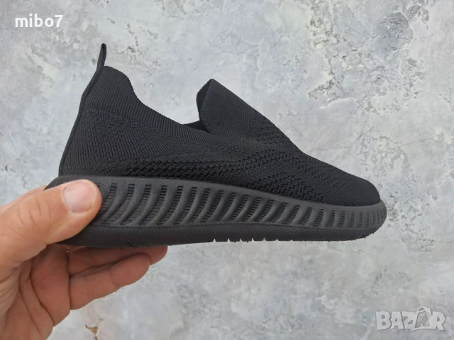 Маратонки дишащи от ластична материя в черно. Без връзки. Код : М229, снимка 3 - Маратонки - 36770328