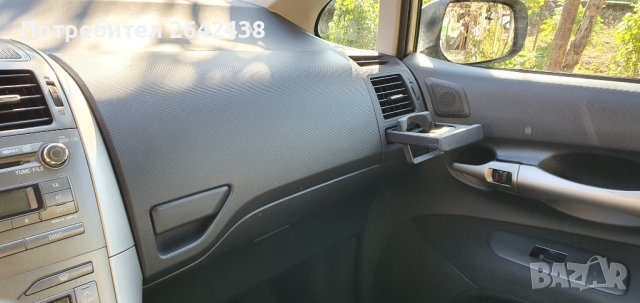 Toyota Auris 2.0 D4D, снимка 11 - Автомобили и джипове - 44393333