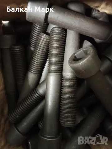 Черен болт, болтове с кръгла глава М18х120 - DIN 912, якост 8.8, оксидиран, снимка 3 - Други машини и части - 50300676