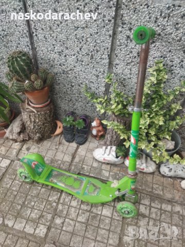 Тротинетка с 4 колела светещи, сгъваема , снимка 15 - Други спортове - 42688307