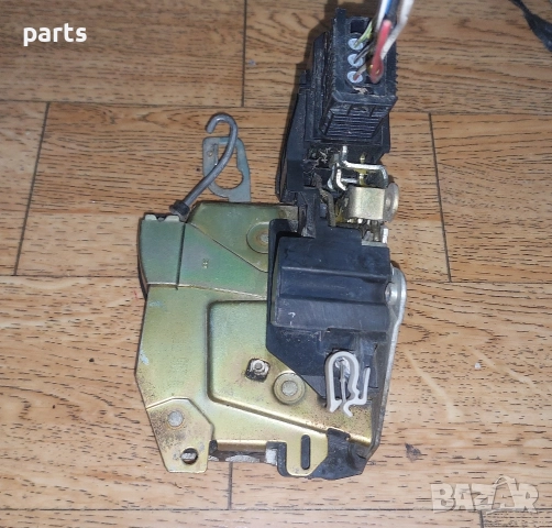 Дясна Брава - Ключалка БМВ Е36 Компакт , снимка 6 - Части - 52933238