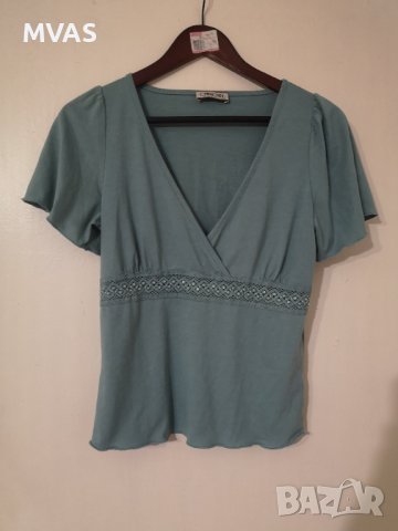 Топ M размер зелен с ръкави волани