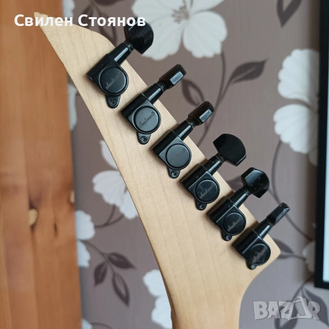 продавам електрическа китара jackson 