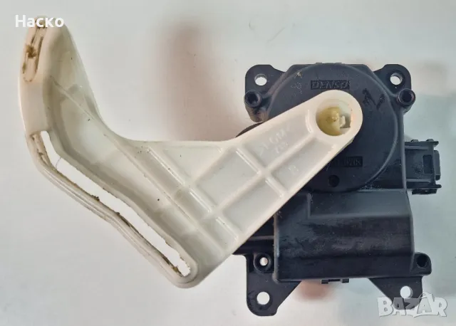 Моторче Клапа Клапи Парно Климатик Климатроник Тойота Корола Версо Toyota Corolla Verso 063700-8930, снимка 2 - Части - 48746258