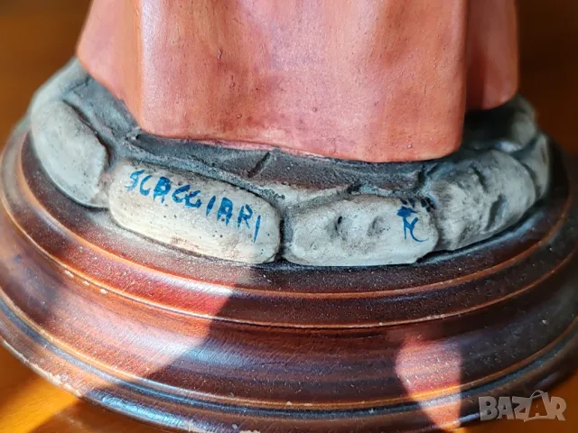 Статуетка върху дървена основа.Scaggiari.Италия., снимка 7 - Статуетки - 48827215