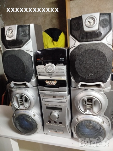 Ау диосистема lg с две колони има и aux,тунер