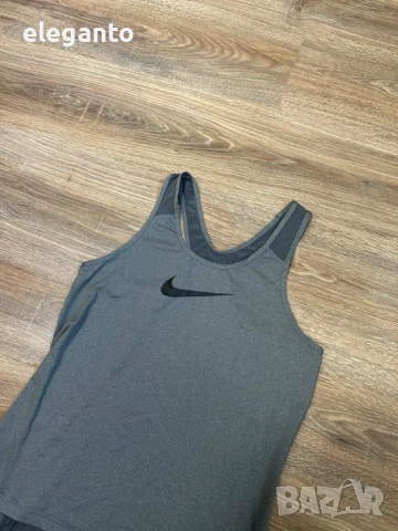 Нов дамско питник Nike Women's Iconic Pro Cool Dri-Fit Racerback Training Top, L размер, снимка 3 - Потници - 53862090