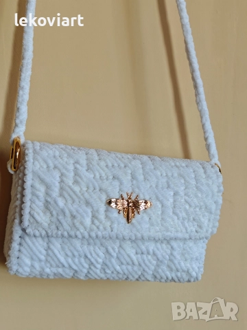 Дамска зимна чанта , снимка 2 - Чанти - 52910429