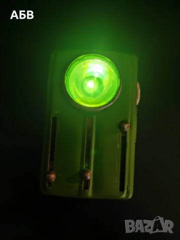 Продава се трицветен железничарски ретро фенер, снимка 2 - Антикварни и старинни предмети - 51079576