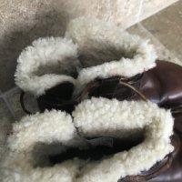 Ботуши UGG, снимка 2 - Дамски ботуши - 39564114