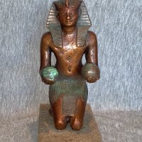 Бронзова статуетка на Тутмос IV, снимка 1 - Антикварни и старинни предмети - 40350687
