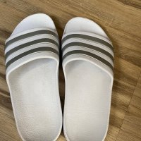 Оригинални бели чехли Adidas ! 35 н, снимка 2 - Детски сандали и чехли - 42390340