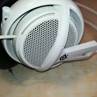 SteelSeries-headphones-внос france 2903222046, снимка 6 - Слушалки за компютър - 36274851